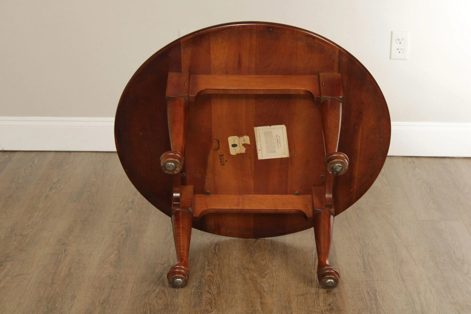 Vintage Stickley Queen Anne Style Round Cherry Coffee Table - 12