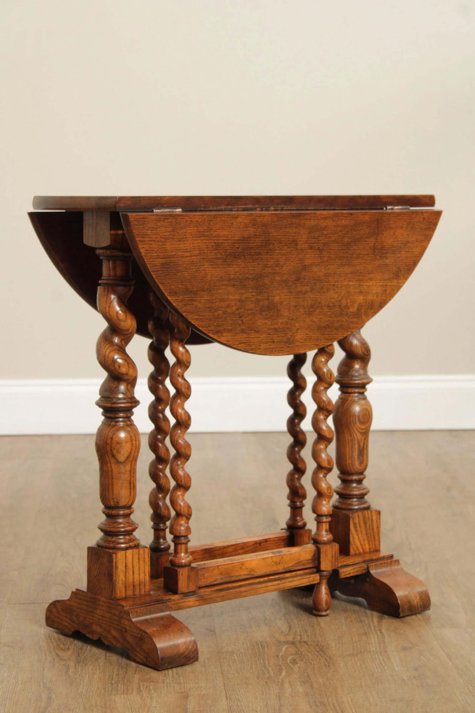 1970s Baker Furniture Jacobean Style Oak Barley Twist Drop Leaf Table - 3
