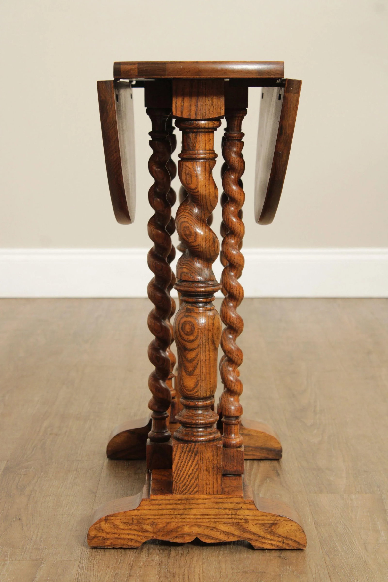 1970s Baker Furniture Jacobean Style Oak Barley Twist Drop Leaf Table - 4