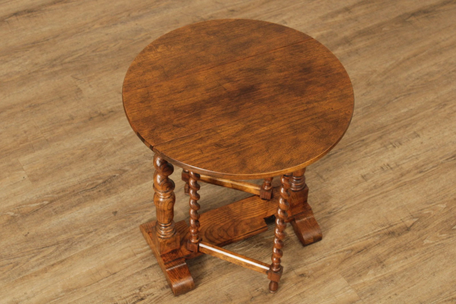 1970s Baker Furniture Jacobean Style Oak Barley Twist Drop Leaf Table - 9