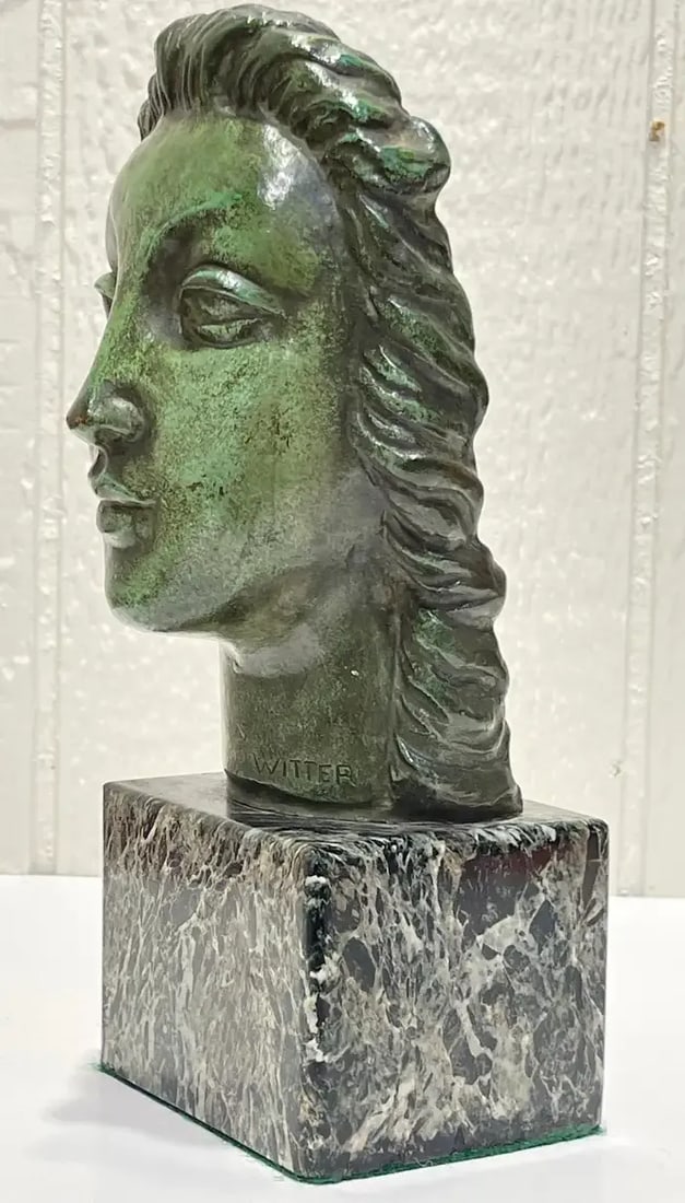 Early 20th Century European Art Deco Portrait Bust of a Lady - 11