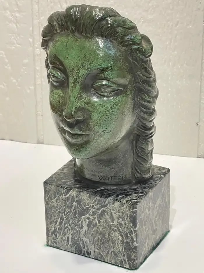 Early 20th Century European Art Deco Portrait Bust of a Lady - 4