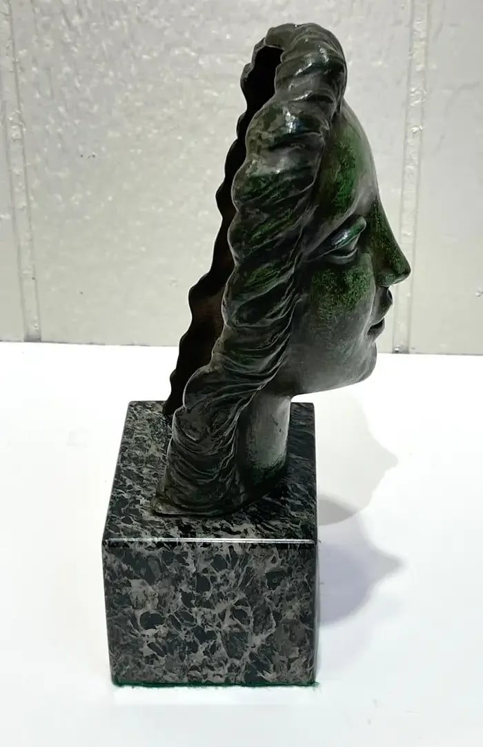 Early 20th Century European Art Deco Portrait Bust of a Lady - 5