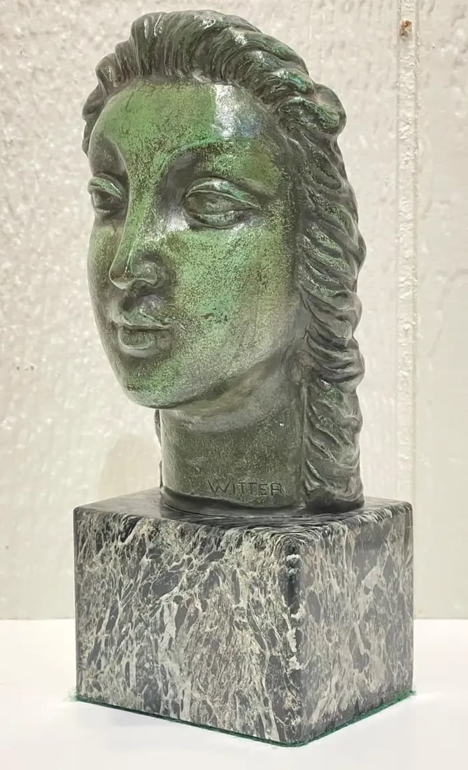 Early 20th Century European Art Deco Portrait Bust of a Lady - 7