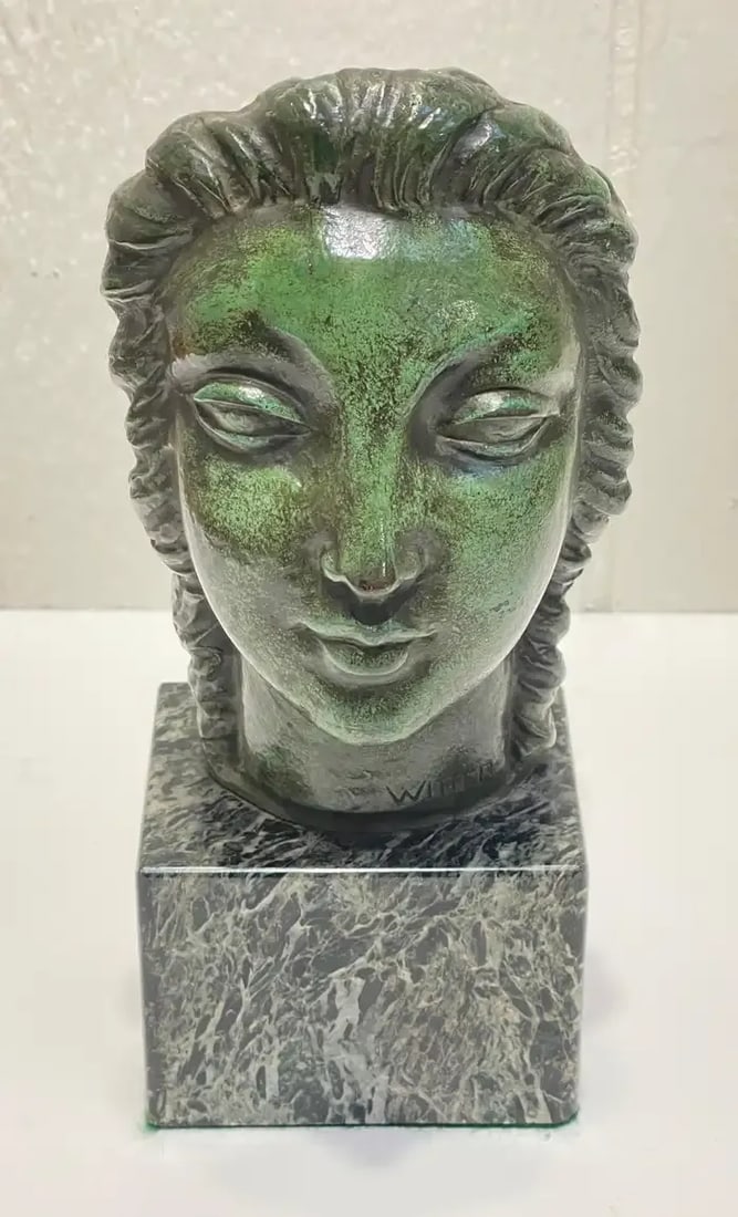 Early 20th Century European Art Deco Portrait Bust of a Lady - 9