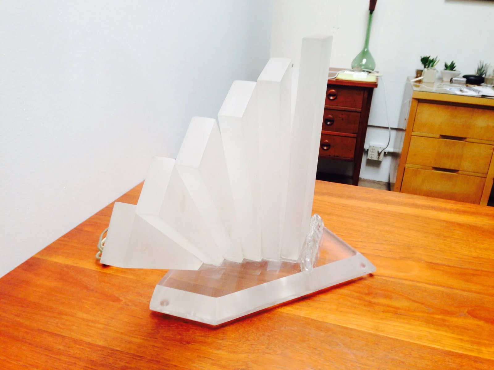 Sculptural Frosted Lucite Sunburst Table Lamp - Studio Piece, 1960s-1970s - 5