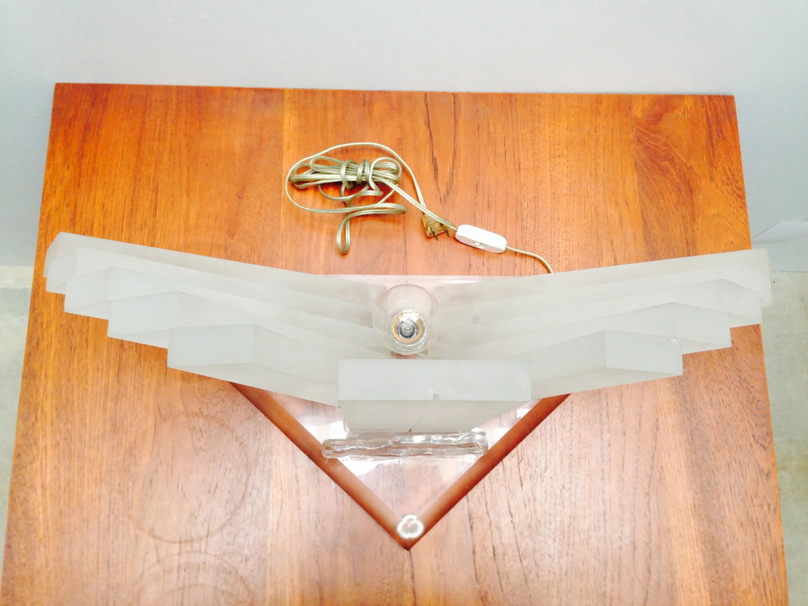 Sculptural Frosted Lucite Sunburst Table Lamp - Studio Piece, 1960s-1970s - 6