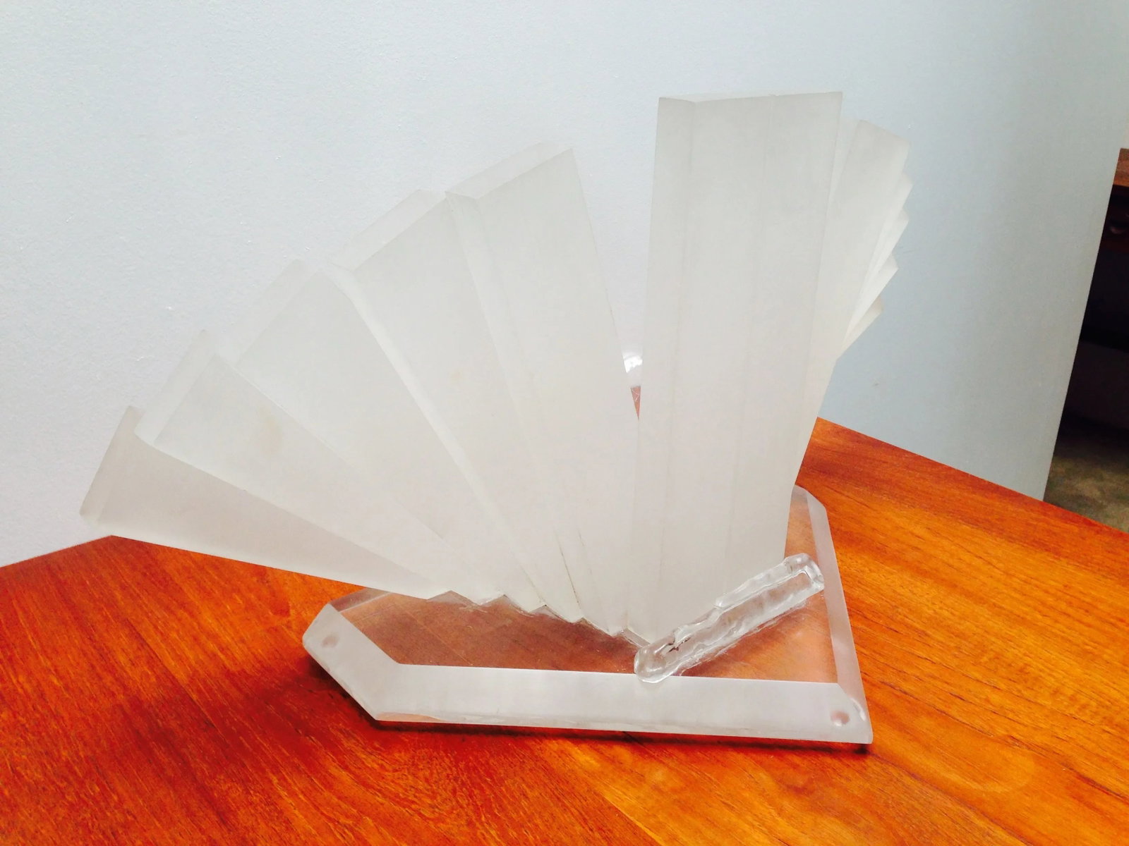 Sculptural Frosted Lucite Sunburst Table Lamp - Studio Piece, 1960s-1970s - 7