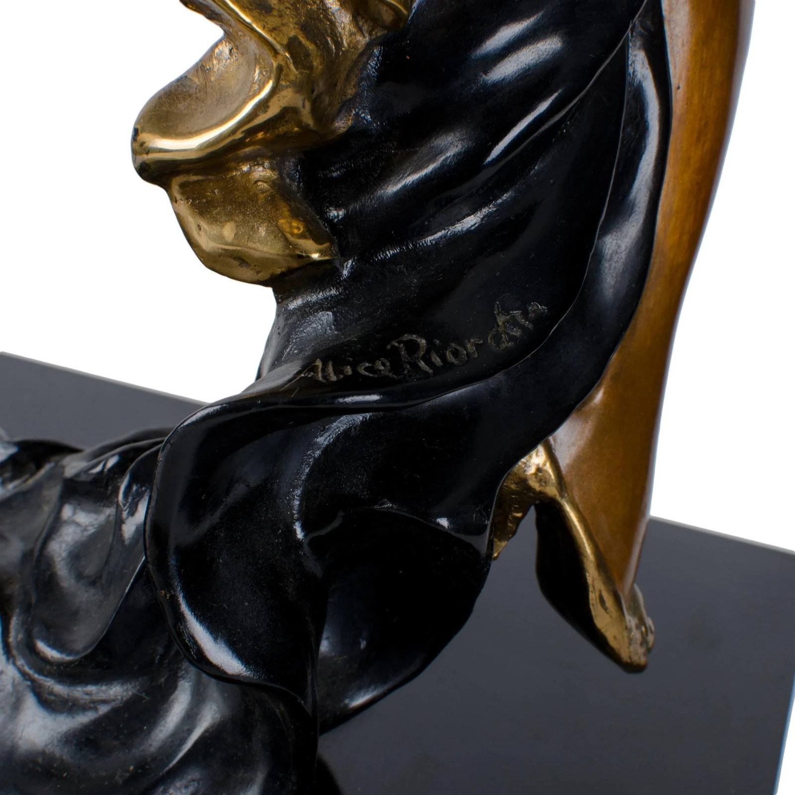 Alice Riordan Bronze Sculpture - 8