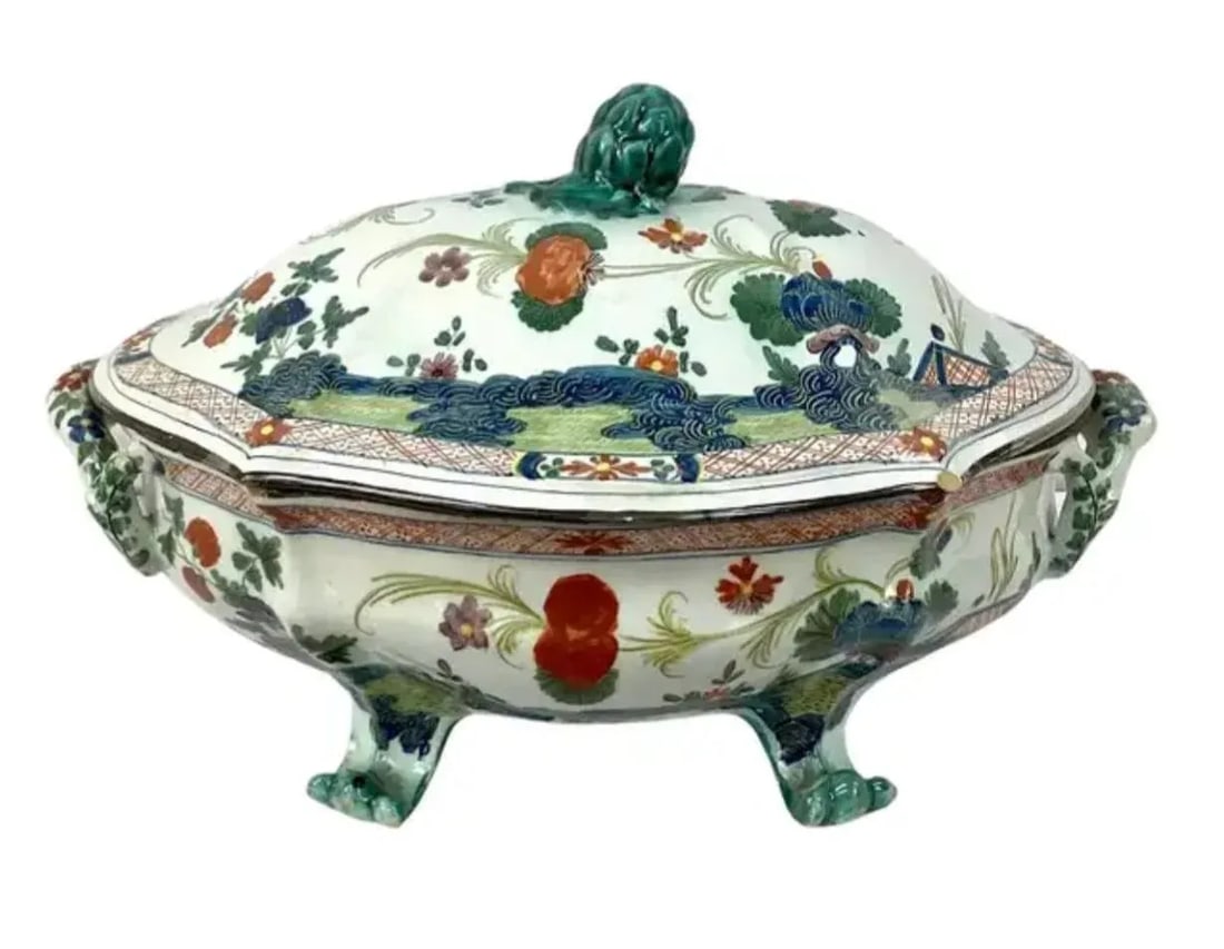 19th Century Italian Faenza Garofano Covered Tureen With Handles - 10
