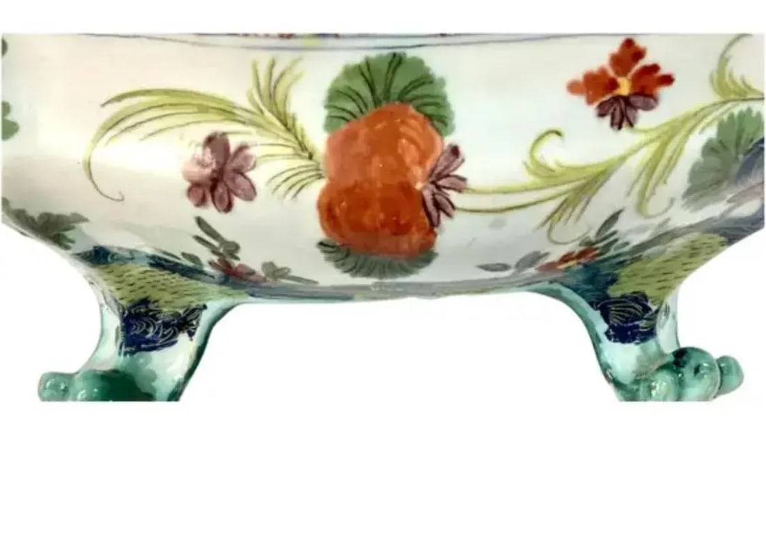 19th Century Italian Faenza Garofano Covered Tureen With Handles - 7
