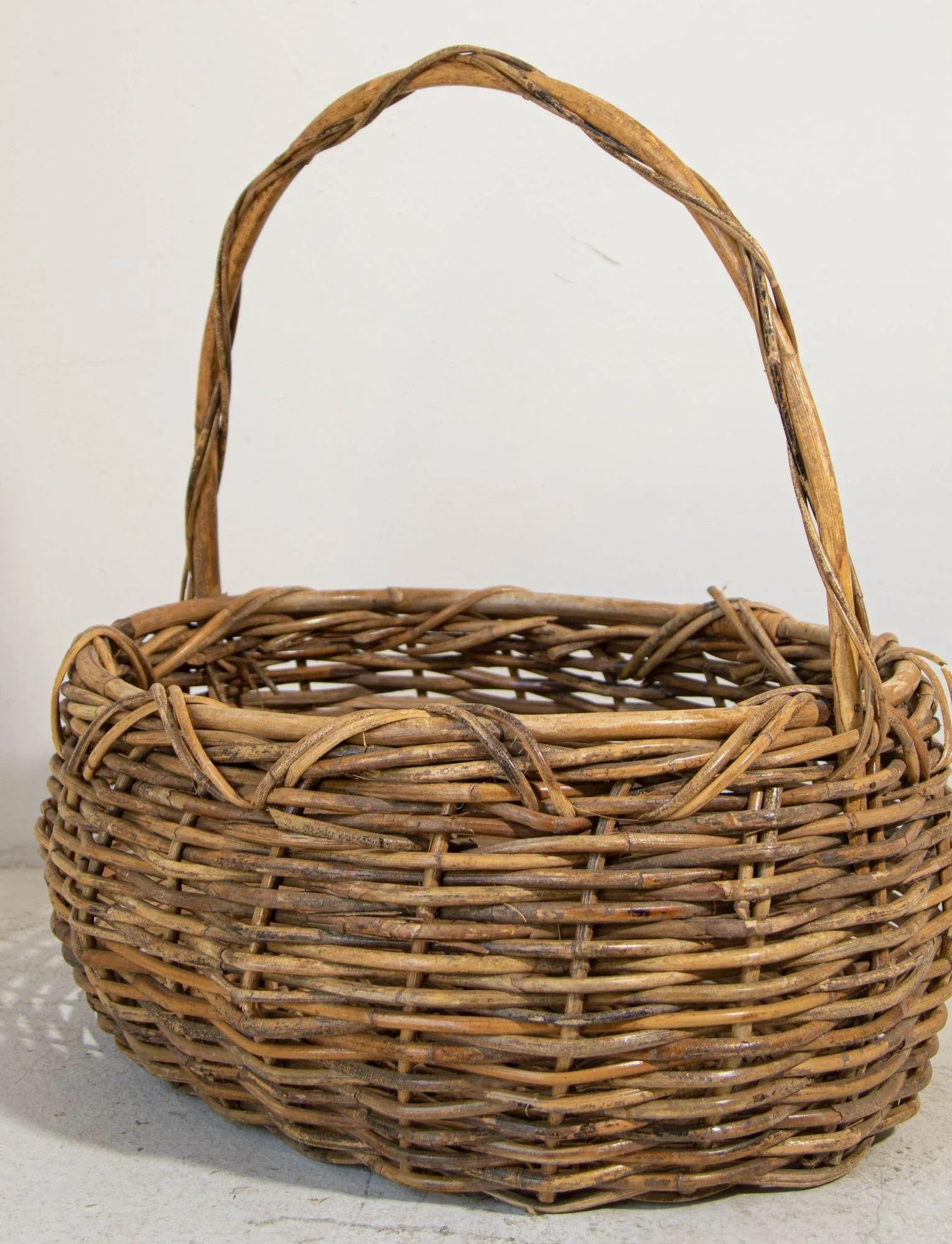 Large Antique French Provincial Grape Harvest Wicker Basket With Single Handle - 6