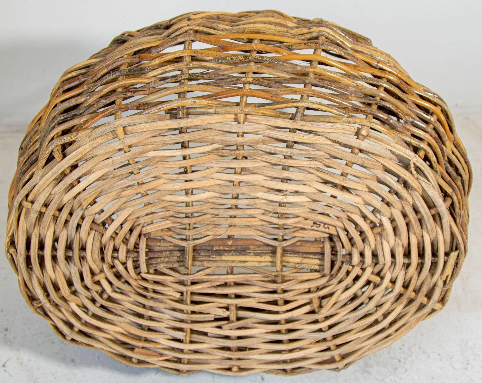 Large Antique French Provincial Grape Harvest Wicker Basket With Single Handle - 7