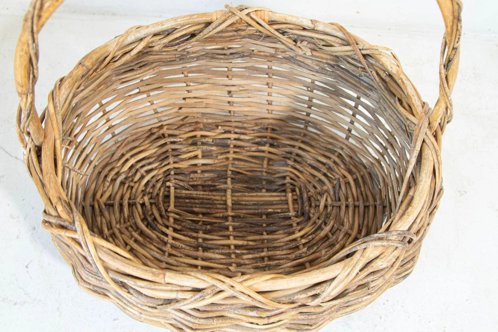 Large Antique French Provincial Grape Harvest Wicker Basket With Single Handle - 8
