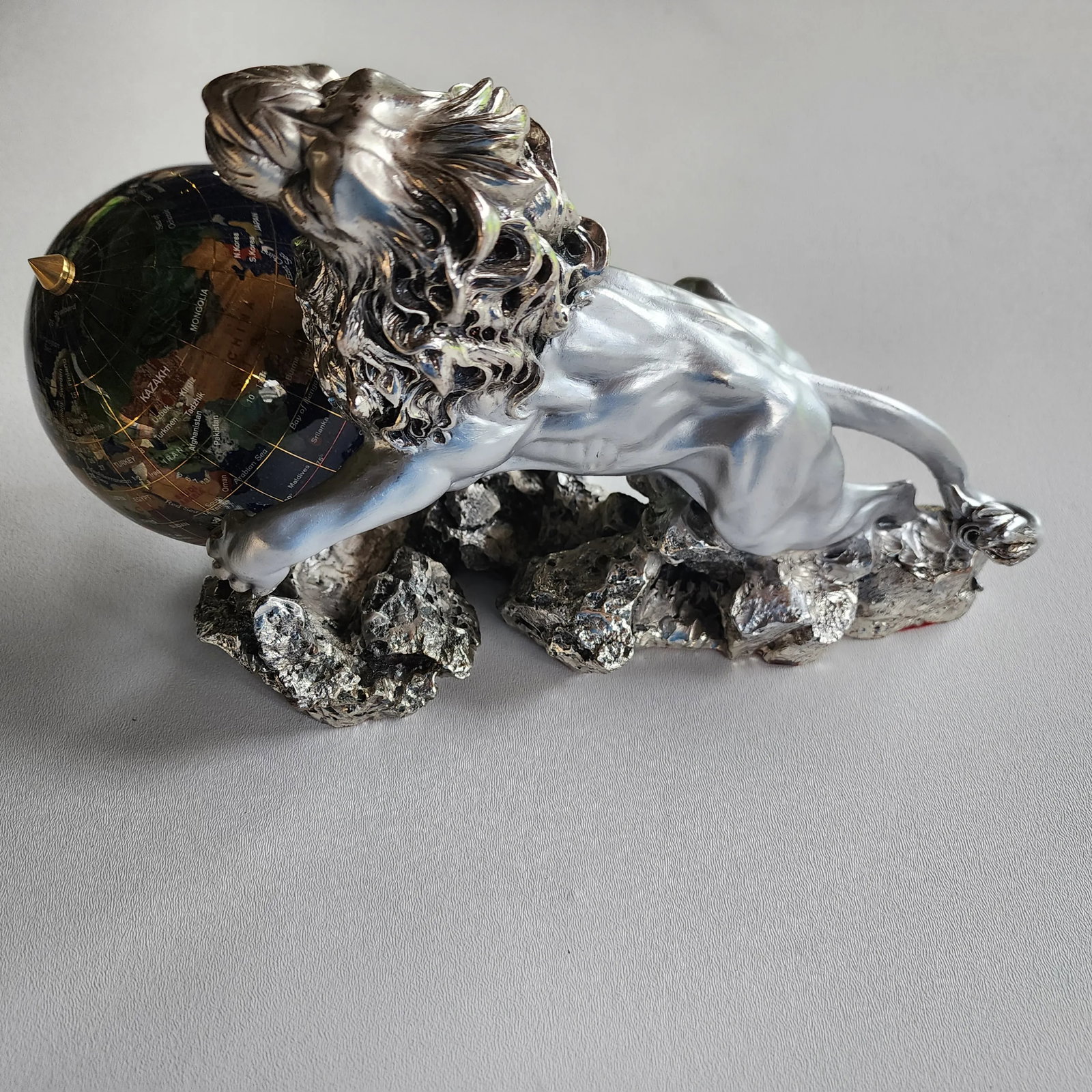 Vintage 1972 Brunel Preziosi d'Autore Silver Clad Lion and Gemstone Globe - 3