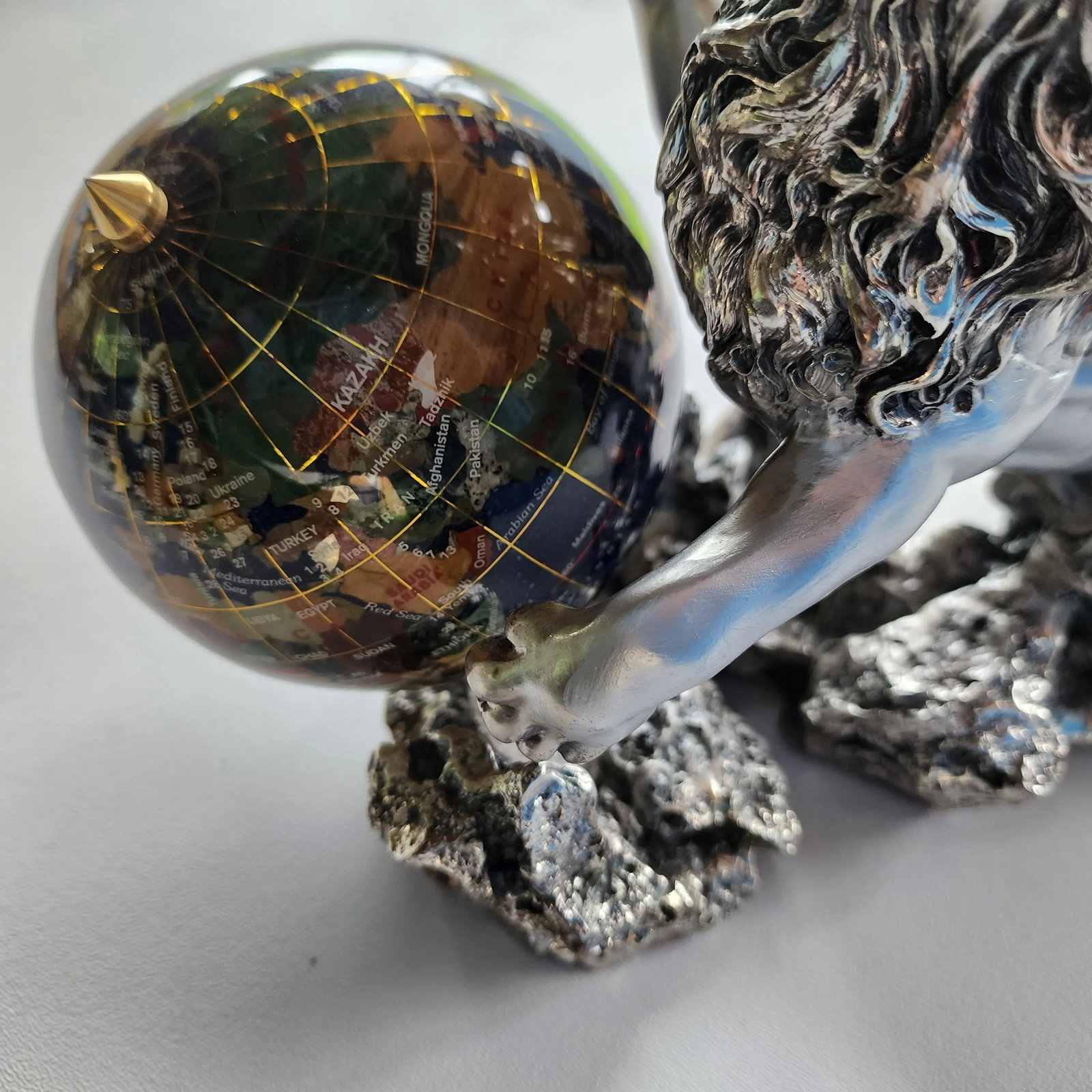 Vintage 1972 Brunel Preziosi d'Autore Silver Clad Lion and Gemstone Globe - 4