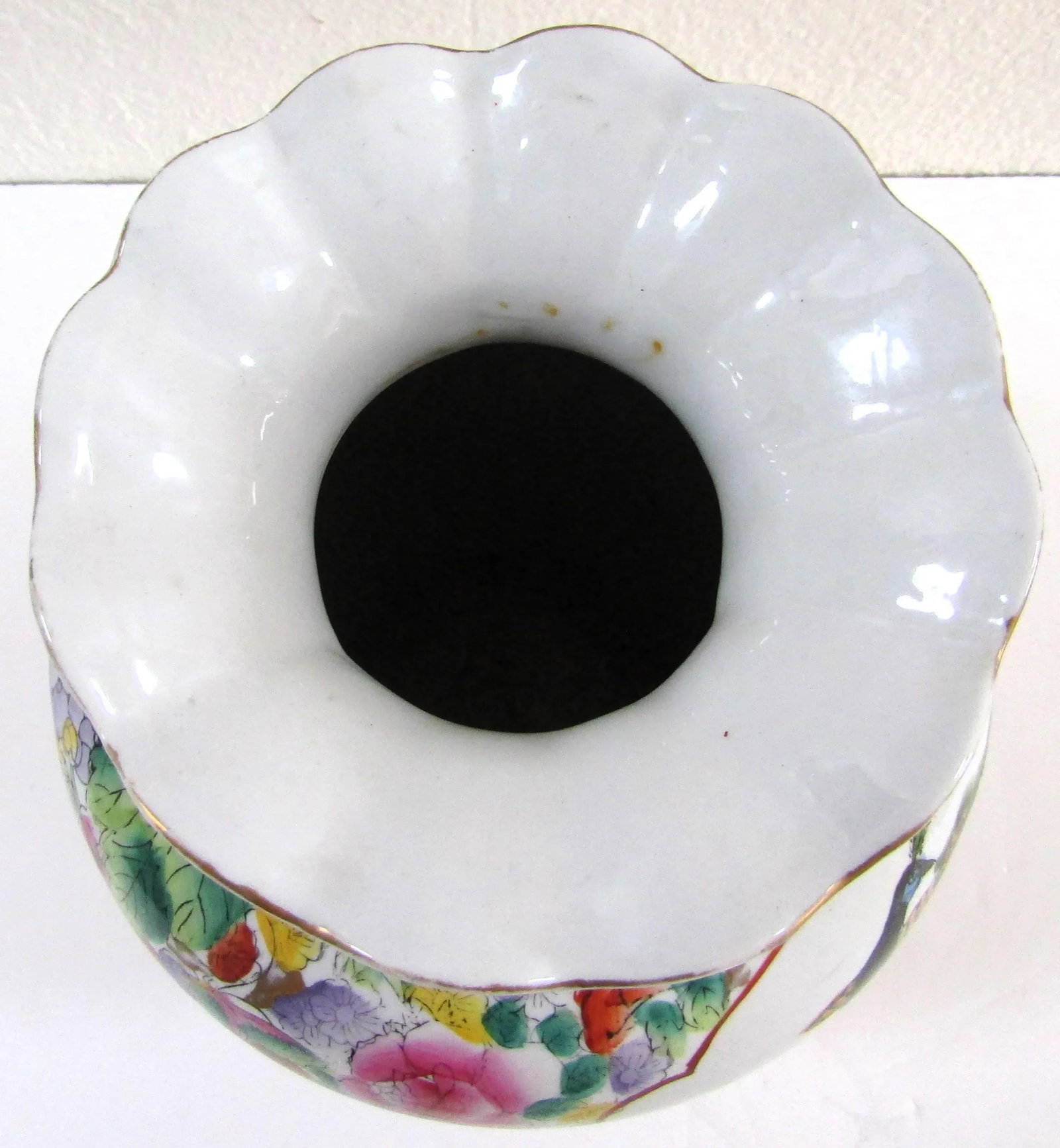 Vintage Chinoiserie Hand Painted Famille Rose Peacock Porcelain Vase - 11