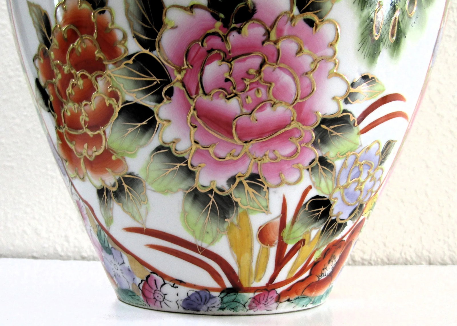 Vintage Chinoiserie Hand Painted Famille Rose Peacock Porcelain Vase - 6