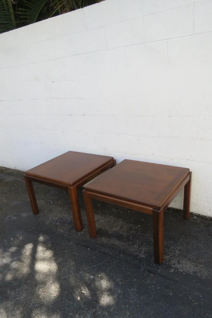 Mid Century Modern Pair of Large Side End Tables by Lane - 2