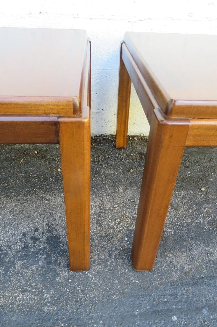 Mid Century Modern Pair of Large Side End Tables by Lane - 5