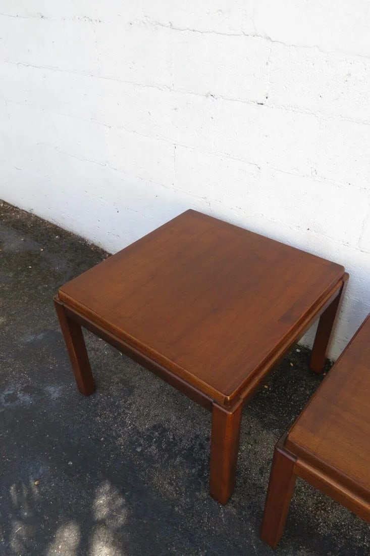Mid Century Modern Pair of Large Side End Tables by Lane - 7