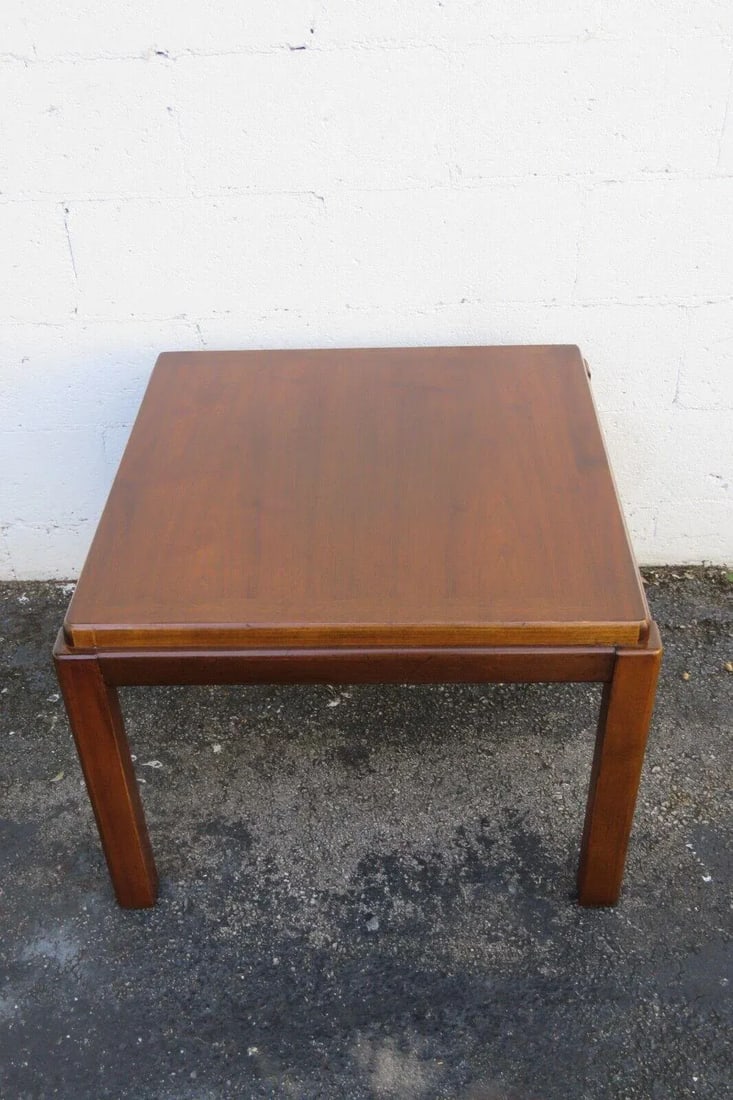 Mid Century Modern Pair of Large Side End Tables by Lane - 8