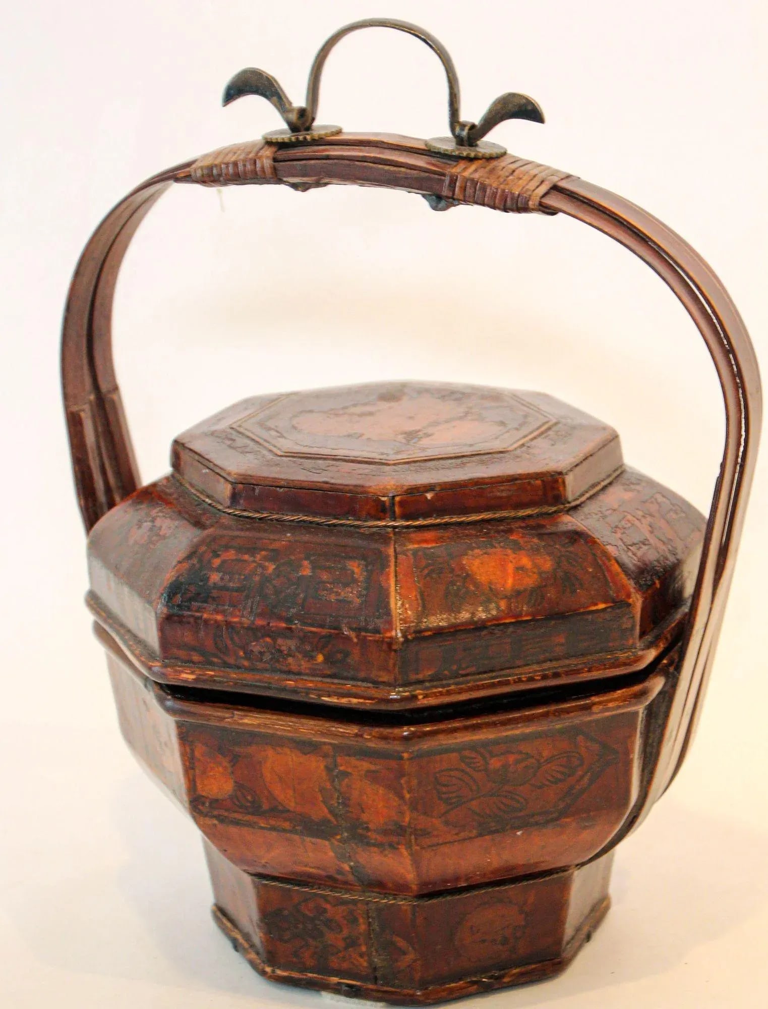 Vintage Wedding Chinese Basket Red Lacquer With Floral Frieze and Bird Motifs - 4