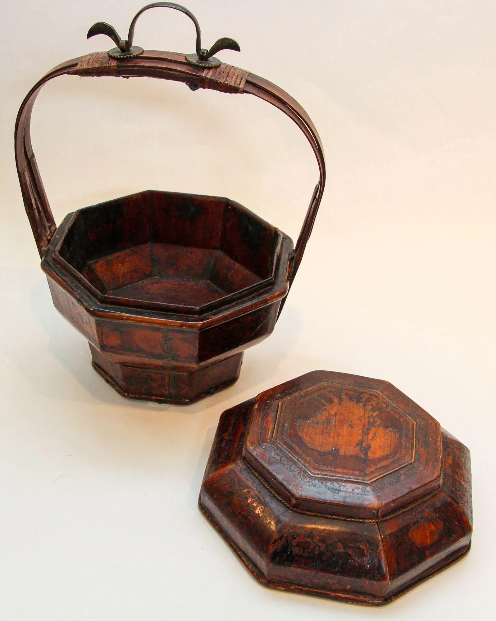 Vintage Wedding Chinese Basket Red Lacquer With Floral Frieze and Bird Motifs - 5