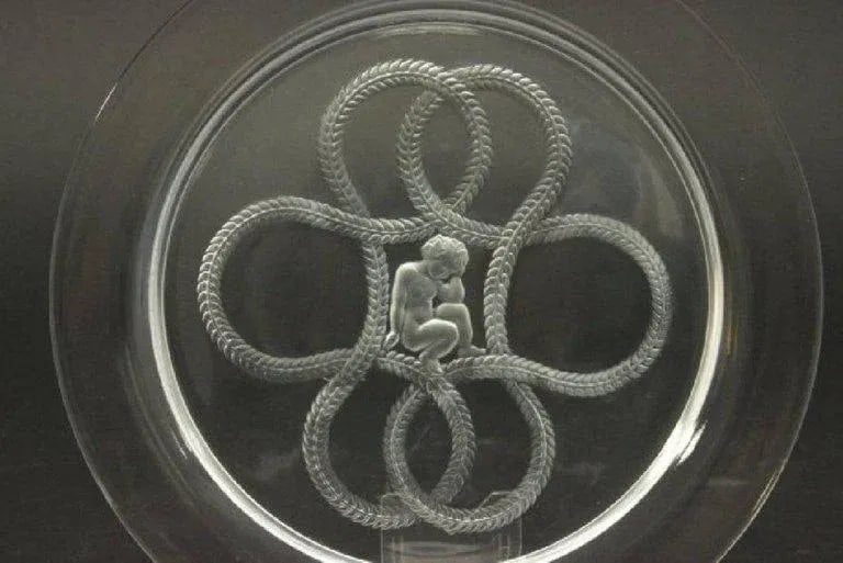 Mid 20th Century 12 Art Deco Lalique Cherub and Rope Motif Plates - 6