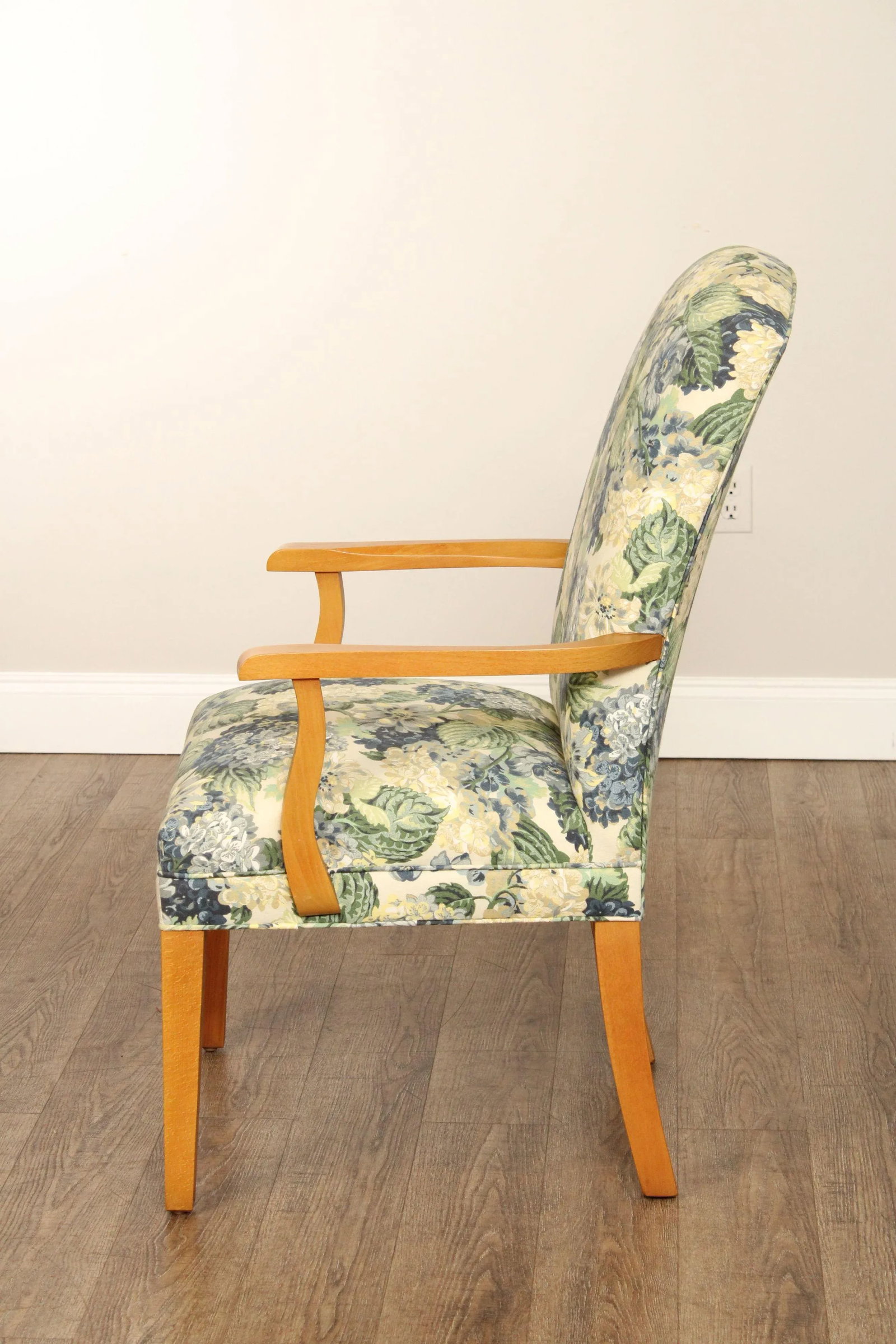 Ethan Allen Traditional Pair of Armchairs - 11