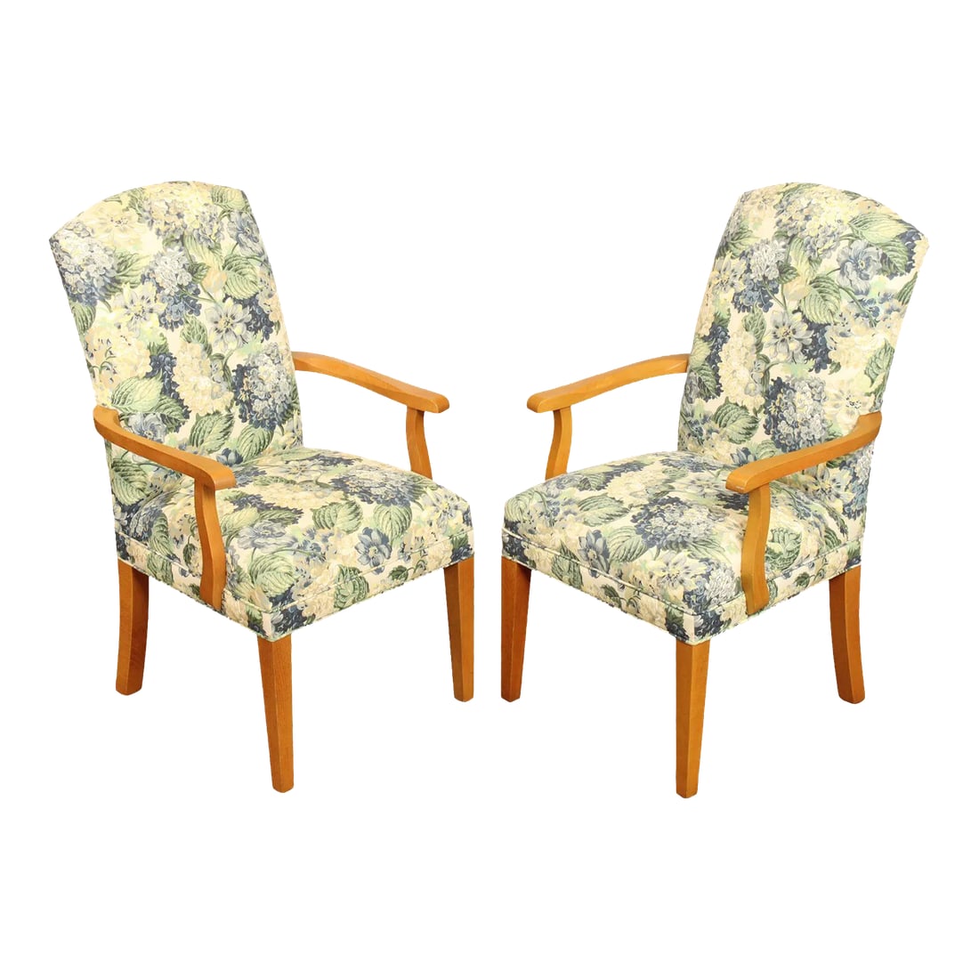 Ethan Allen Traditional Pair of Armchairs: High Quality American Made Pair of Dining Armchairs with Custom Upholstered Seats and Backrests Condition: Alterations: Original Condition Unaltered Imperfections: Some Imperfections Condition Notes: