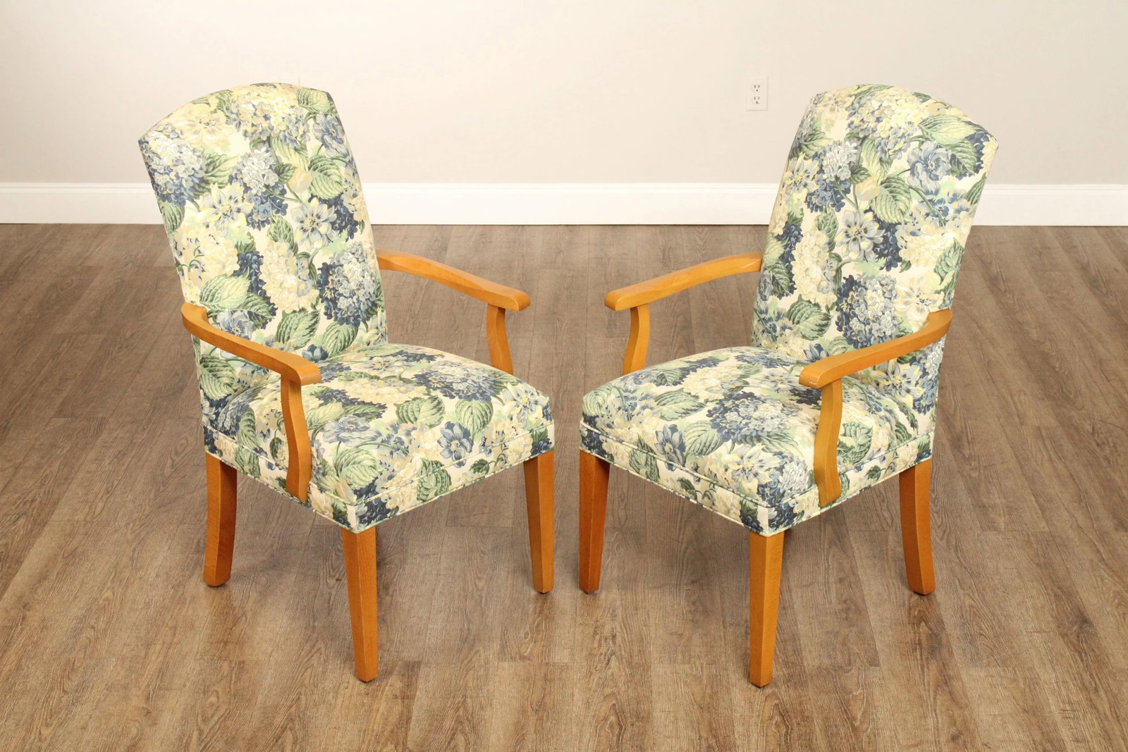 Ethan Allen Traditional Pair of Armchairs - 2