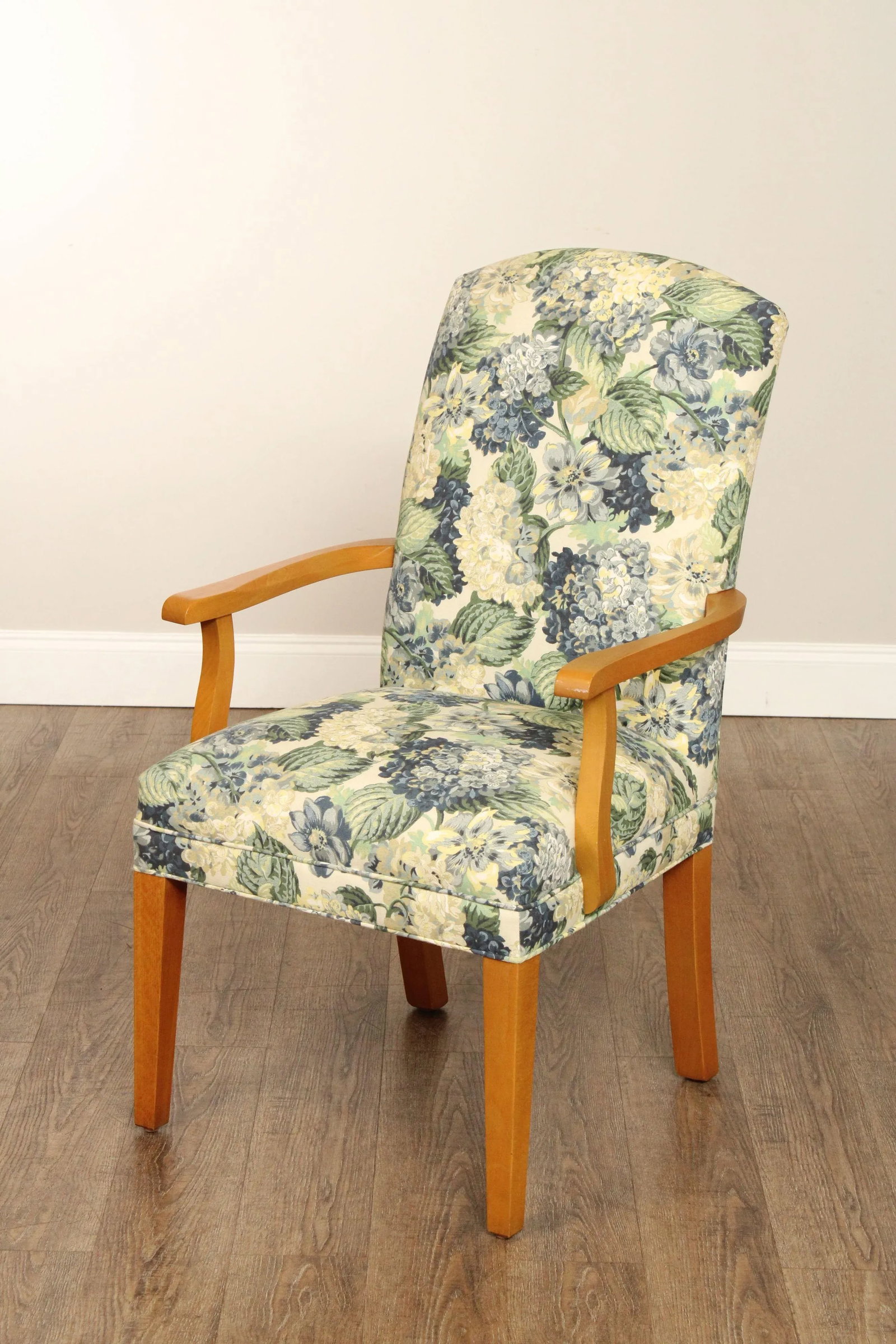 Ethan Allen Traditional Pair of Armchairs - 9