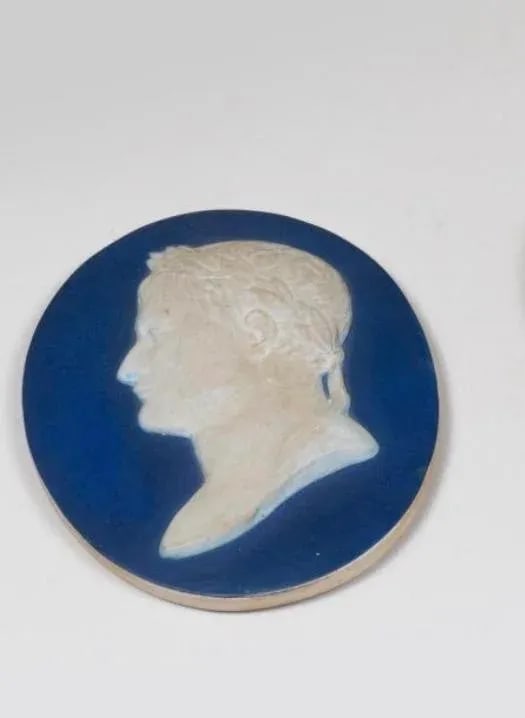 A Porcelain Wall Plaque Bust of the General Napoleon Bonaparte as Caesar in Porcelain - 2