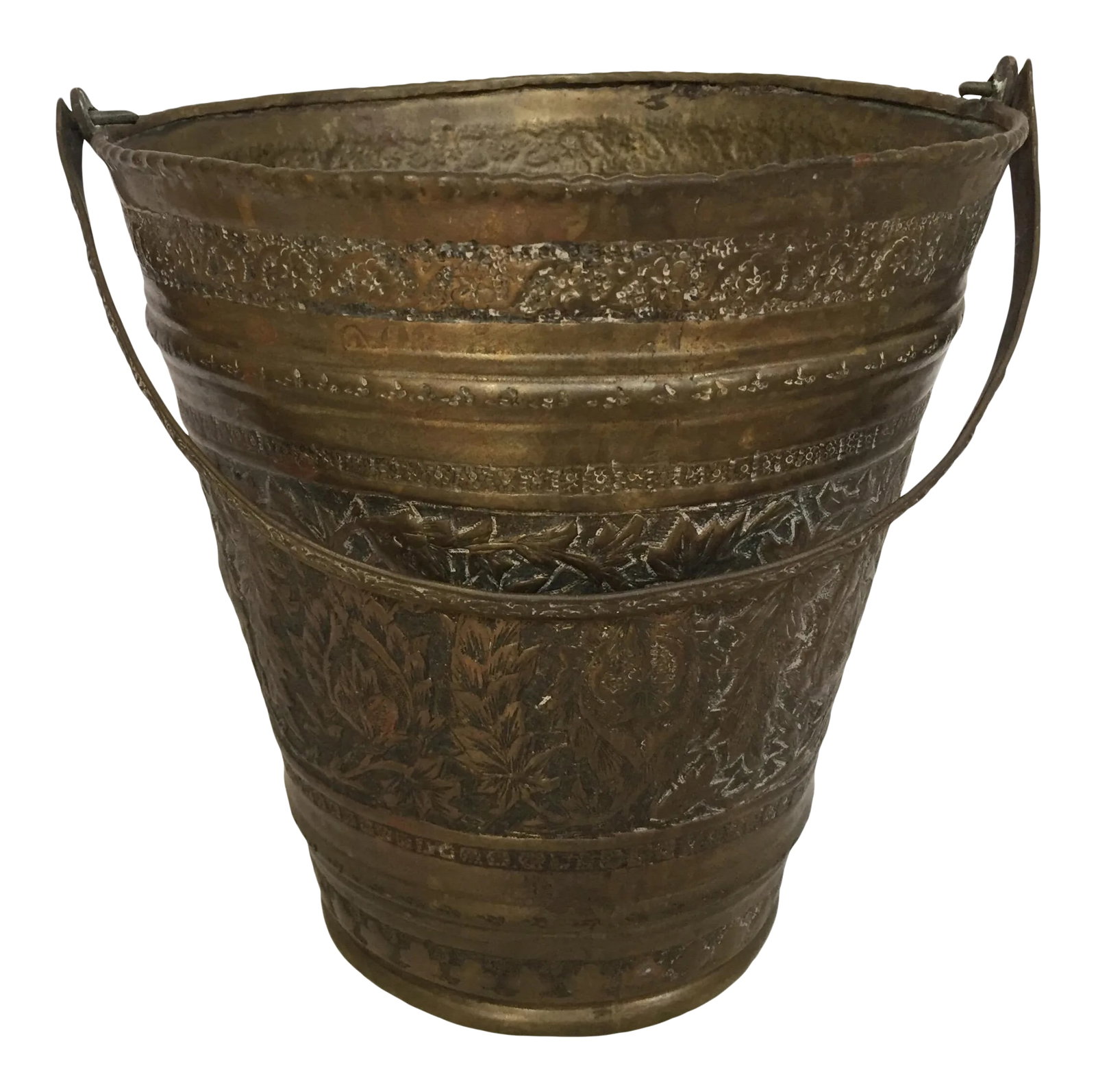 Anglo-Raj Mughal Bronzed Copper Vessel Bucket: 19th century Anglo Raj Mughal bronzed metal copper vessel water or milk bucket. Originally used to carry water, this hand-hammered metal vessel from India has authentic texture, wonderful patina, and