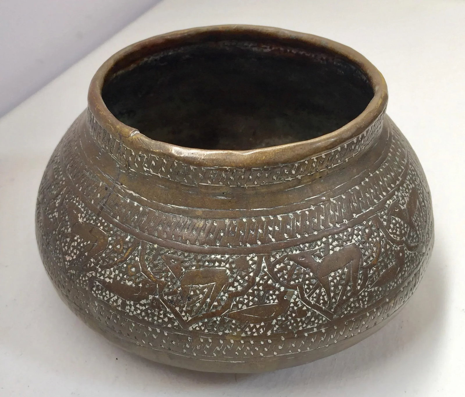 Middle Eastern Egyptian Moorish Hand-Etched Islamic Brass Bowl - 5
