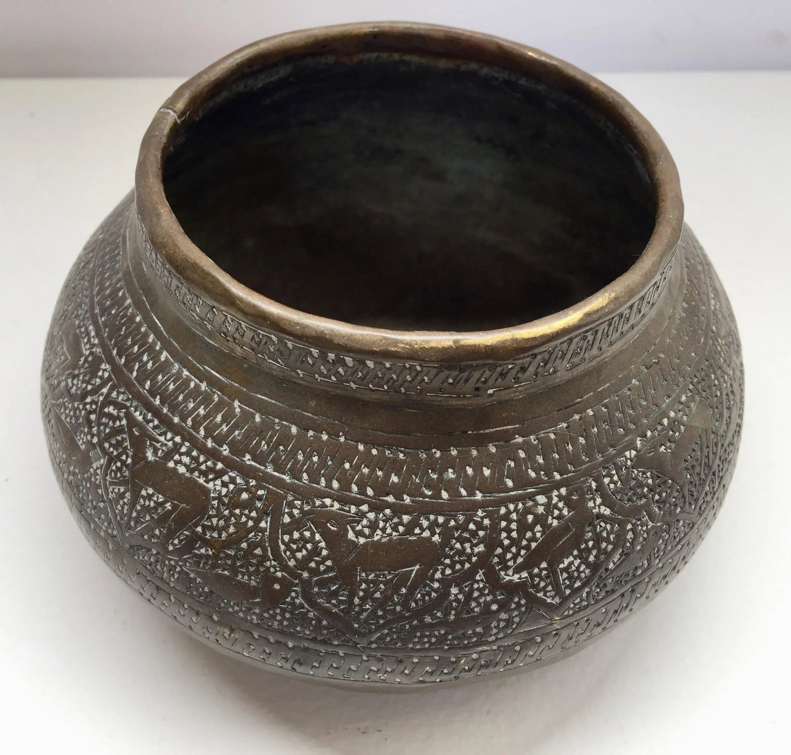 Middle Eastern Egyptian Moorish Hand-Etched Islamic Brass Bowl - 6