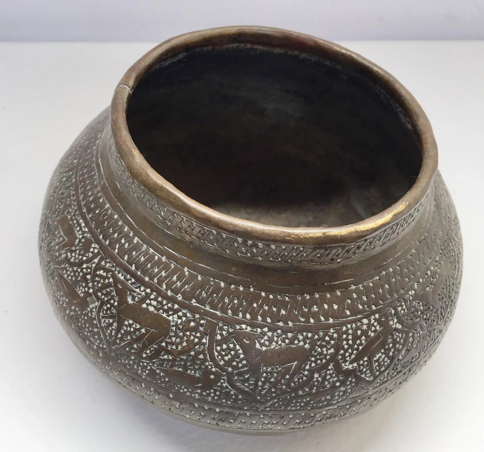 Middle Eastern Egyptian Moorish Hand-Etched Islamic Brass Bowl - 7