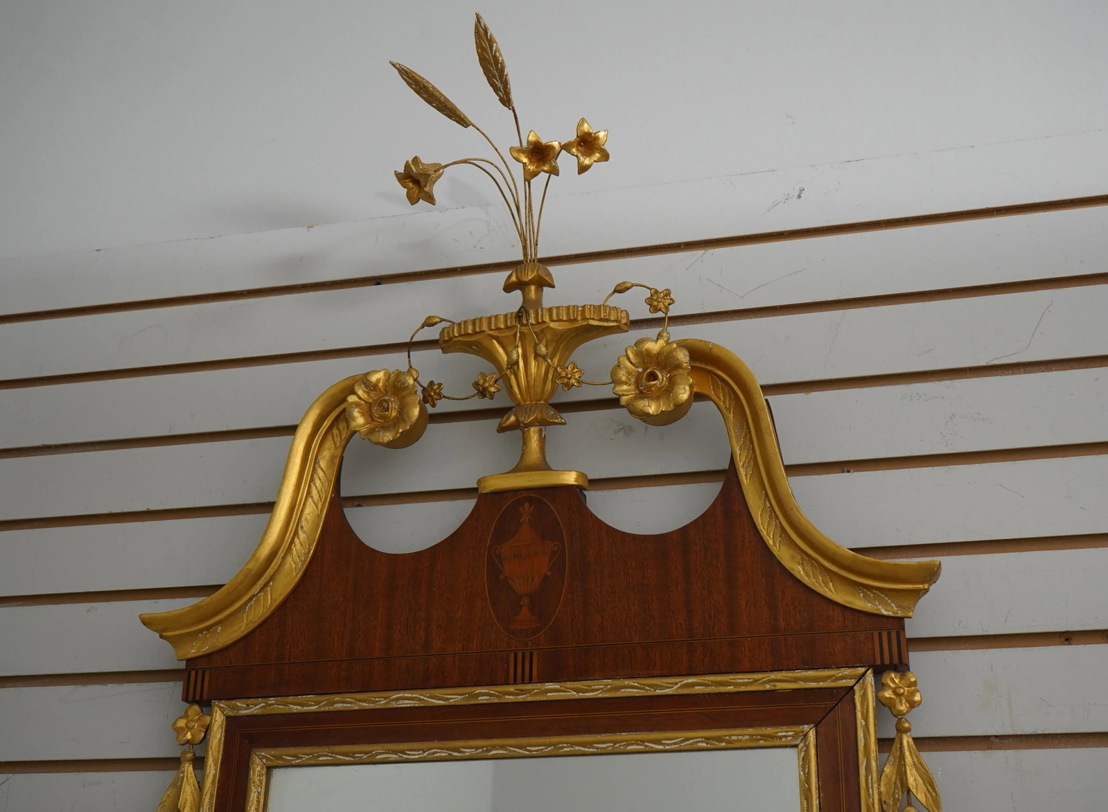 Vintage Federal Style Mahogany Mirror W. Gold Gilt - 3