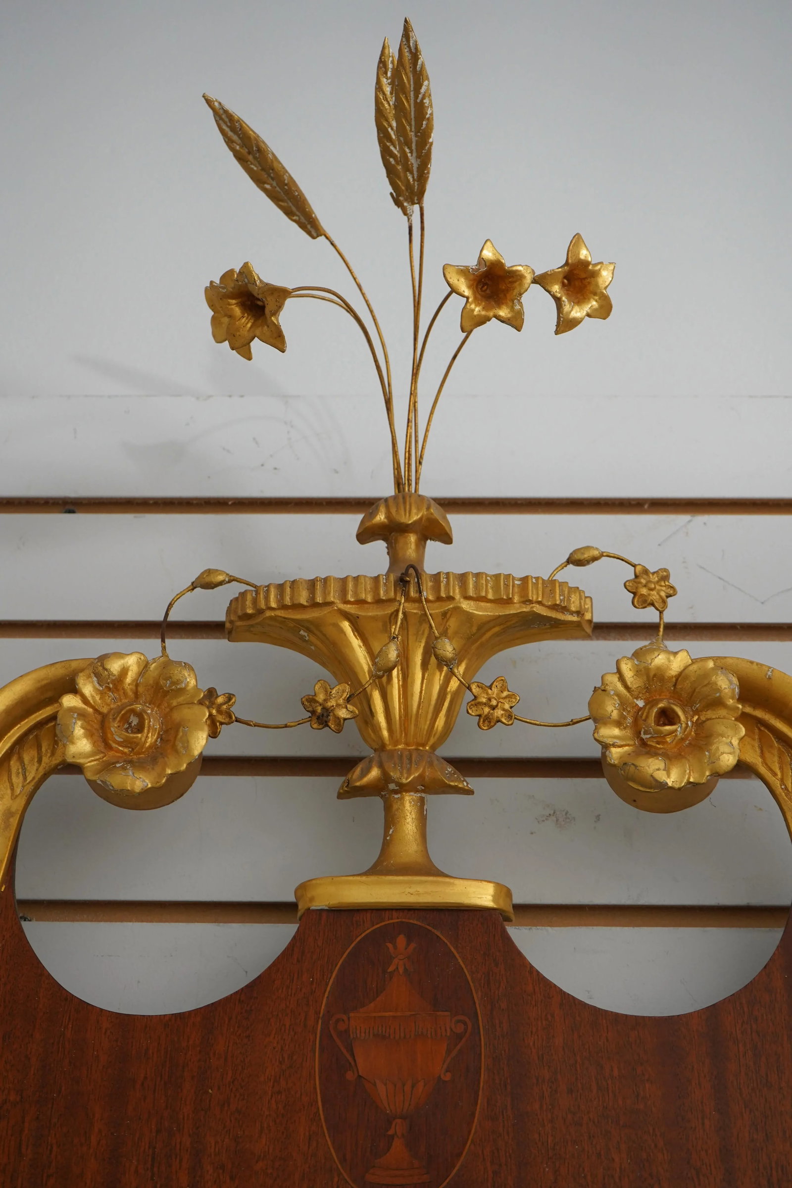 Vintage Federal Style Mahogany Mirror W. Gold Gilt - 7