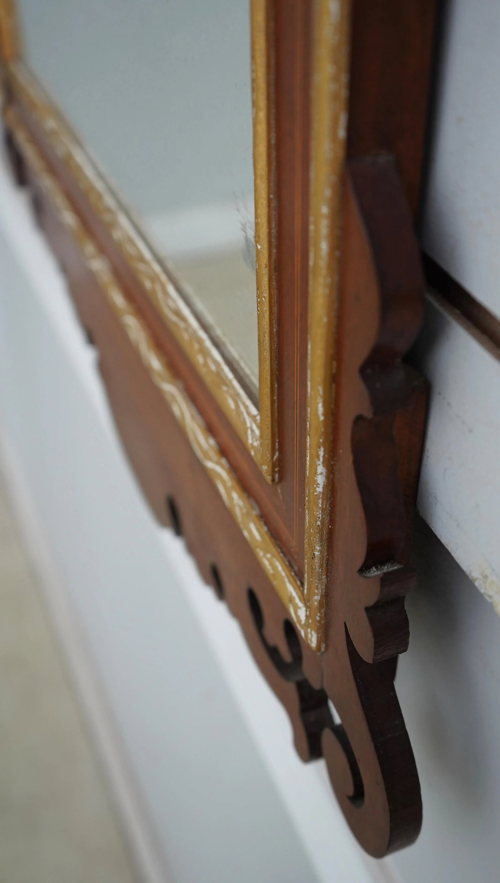 Vintage Federal Style Mahogany Mirror W. Gold Gilt - 9
