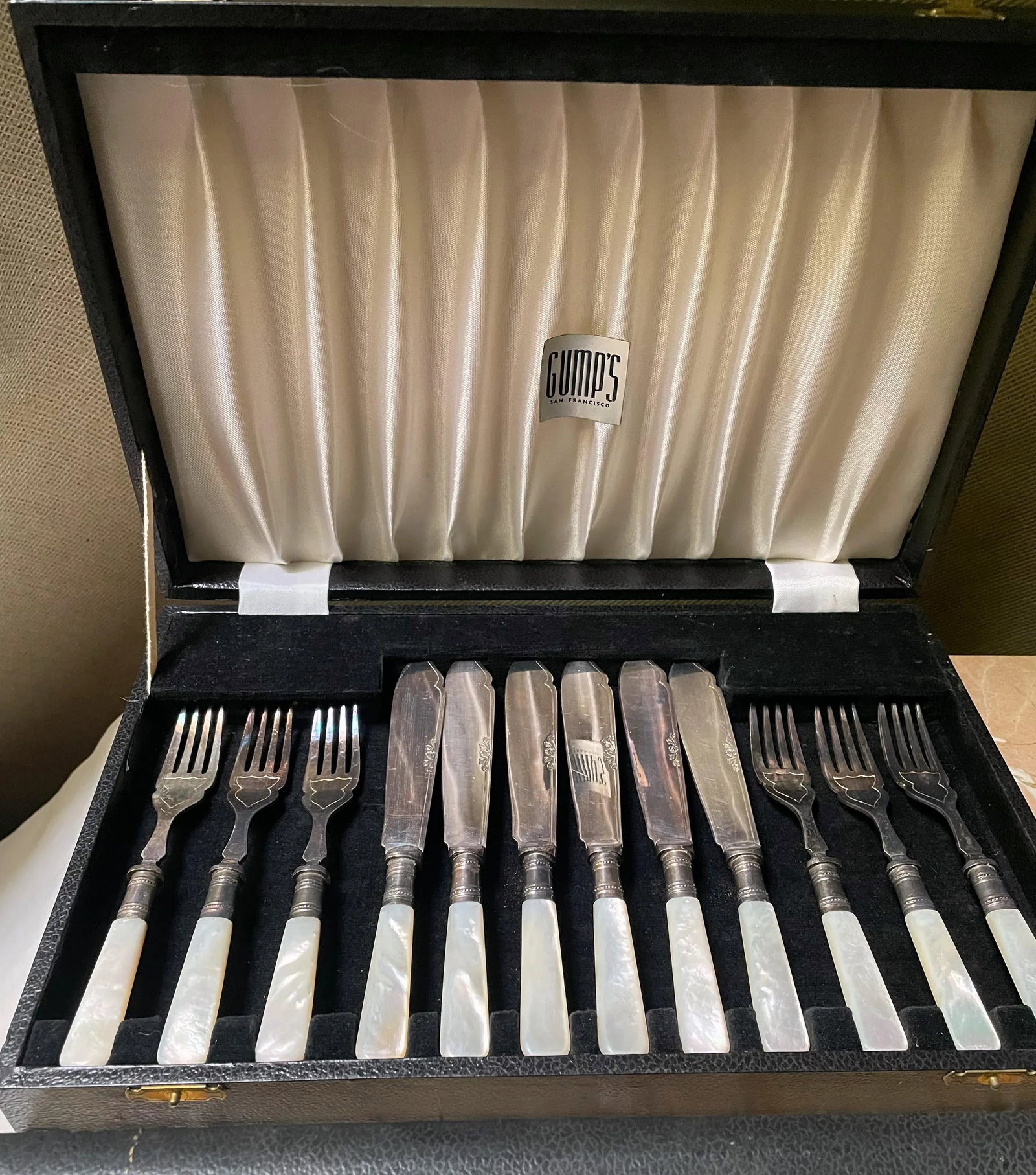 Antique Sheffield England Boxed Fish/Dessert Forks & Knives with Mop Handles- 12 Pieces - 3