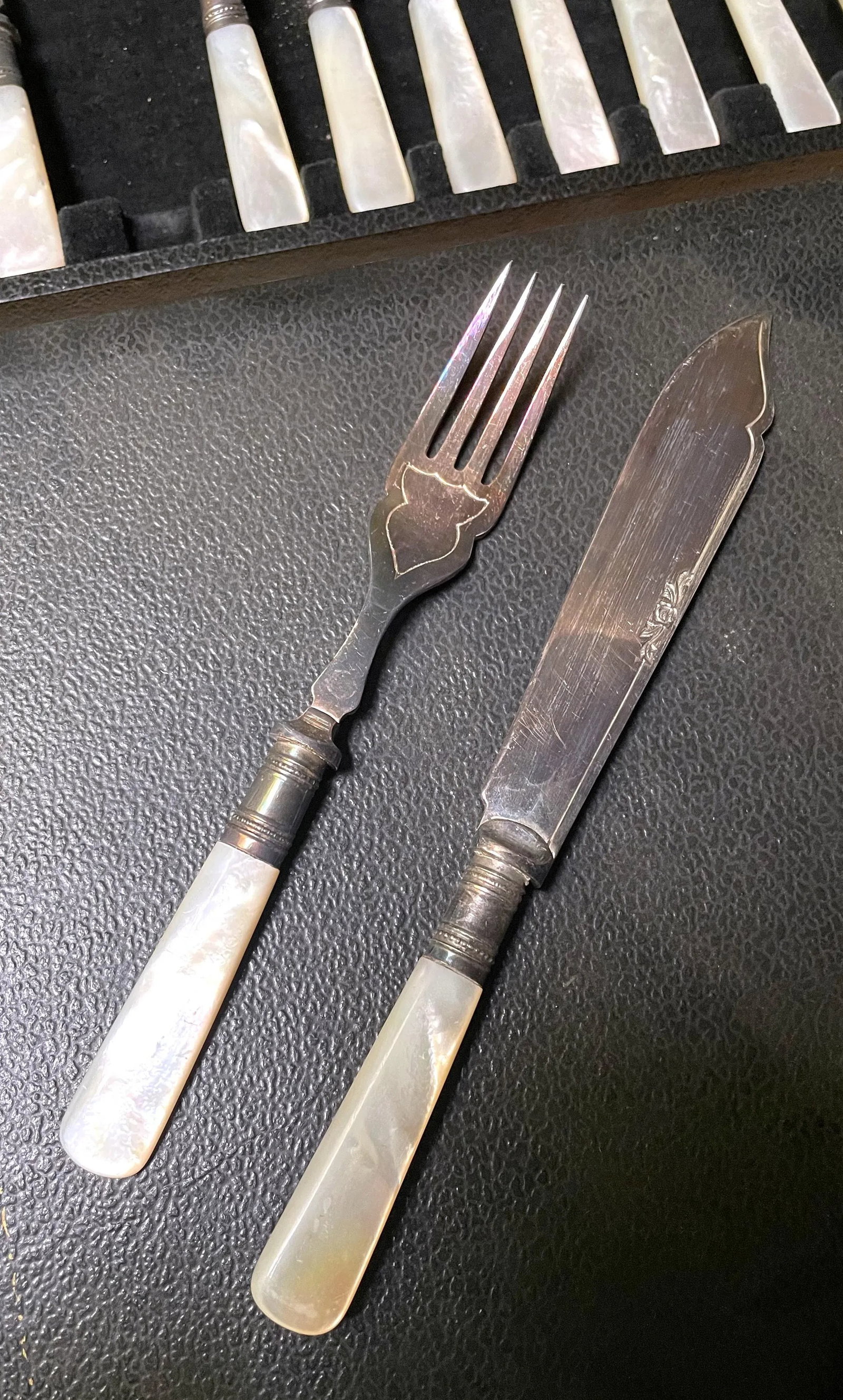 Antique Sheffield England Boxed Fish/Dessert Forks & Knives with Mop Handles- 12 Pieces - 4