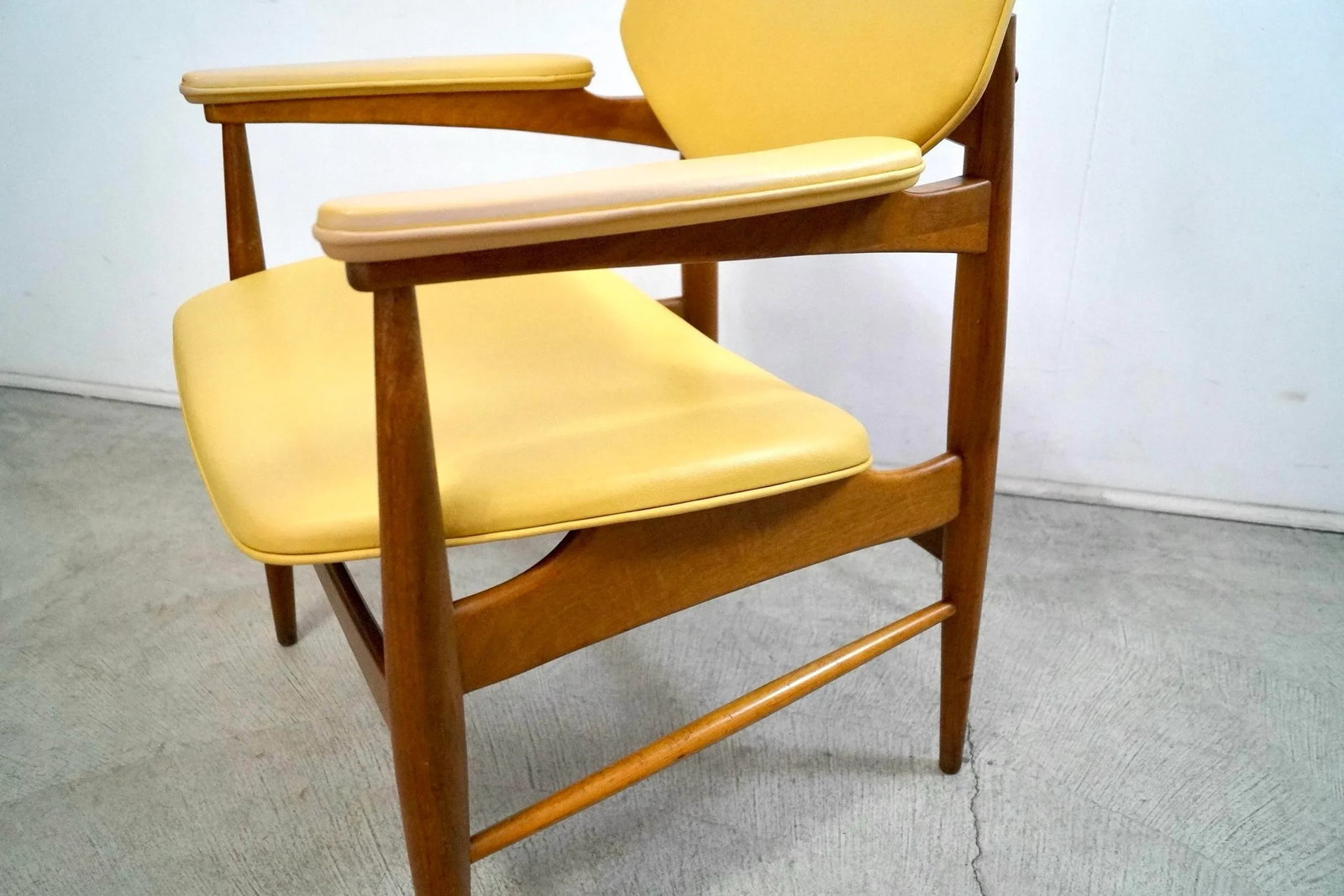 1950's Mid-Century Modern Walnut Armchair by Thonet - 10