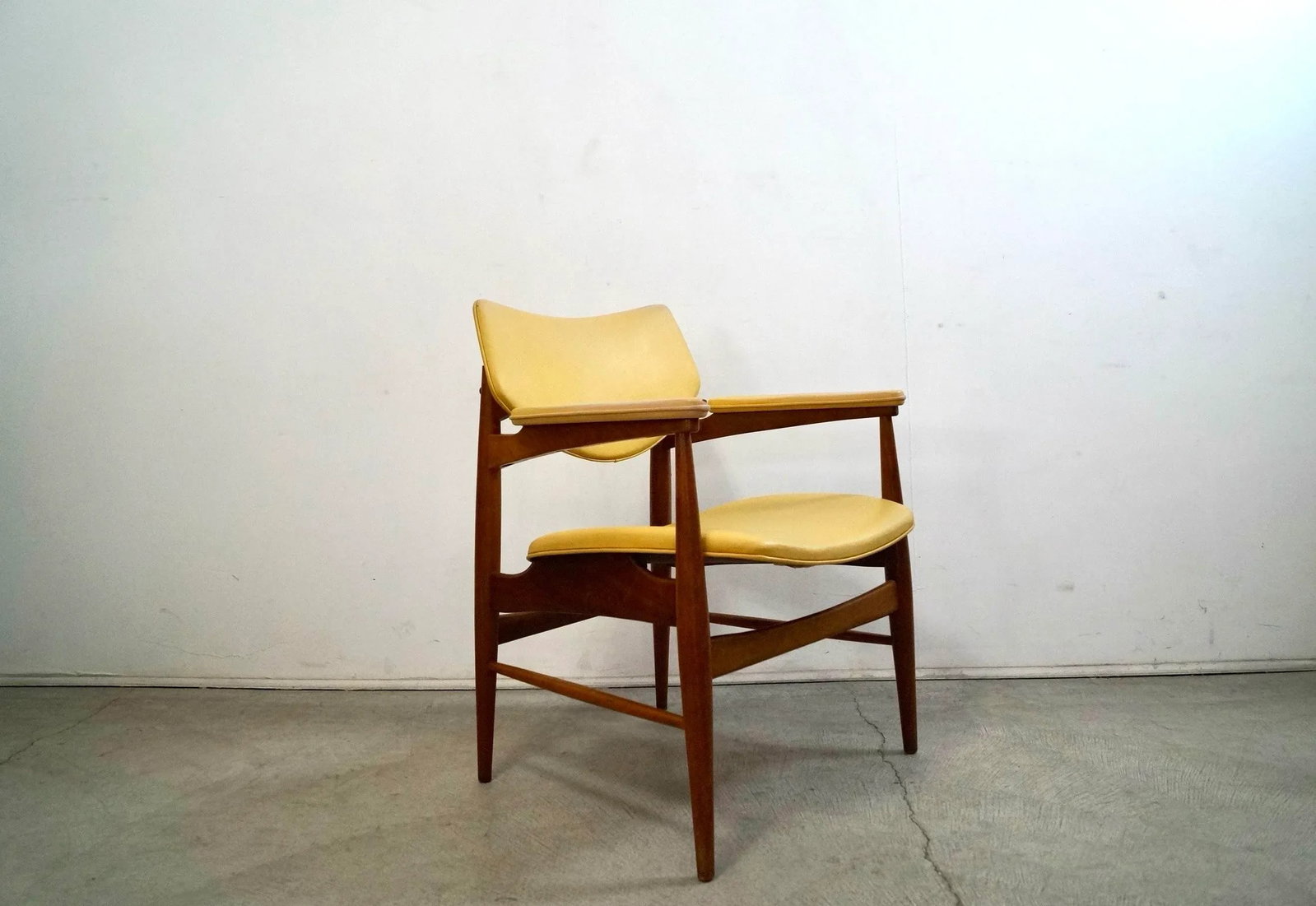 1950's Mid-Century Modern Walnut Armchair by Thonet - 4
