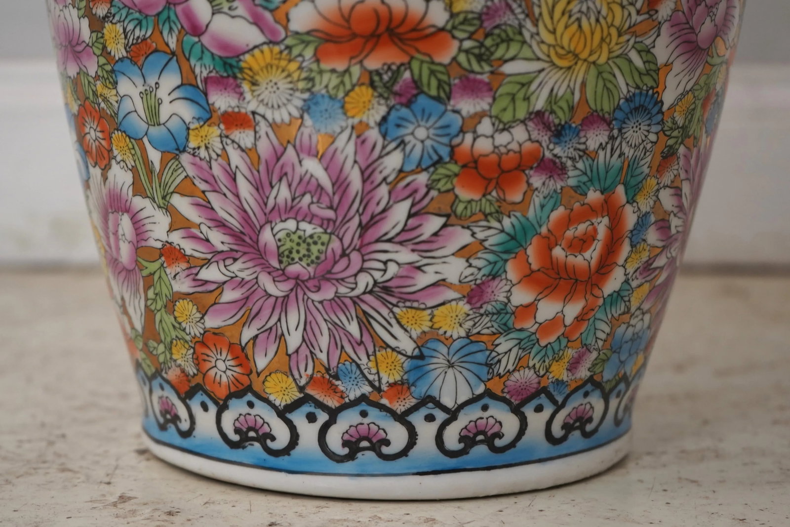 Vintage Chinese Porcelain Floral Decorative Large Vase - 4