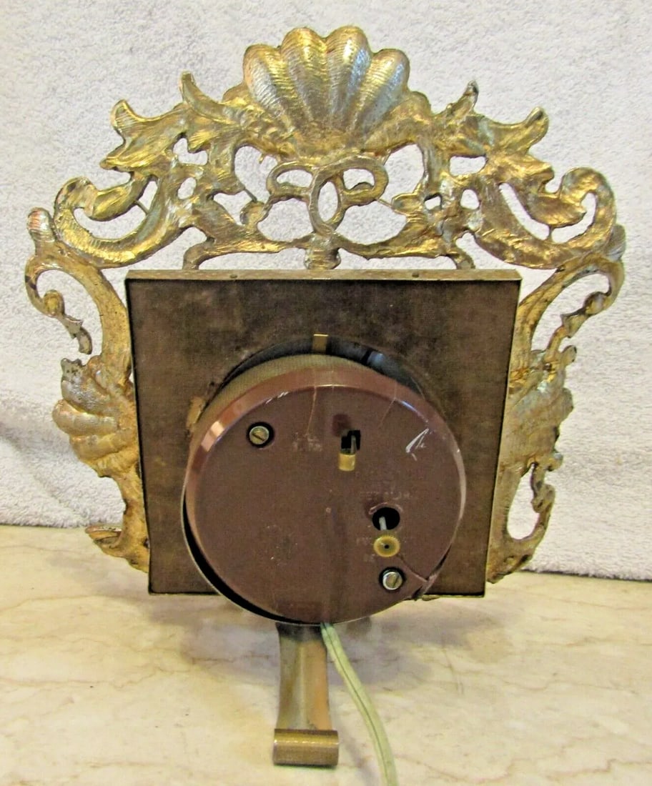 Vintage Mid-Century Modern French Style Ormulu Electric Table Clock - 6