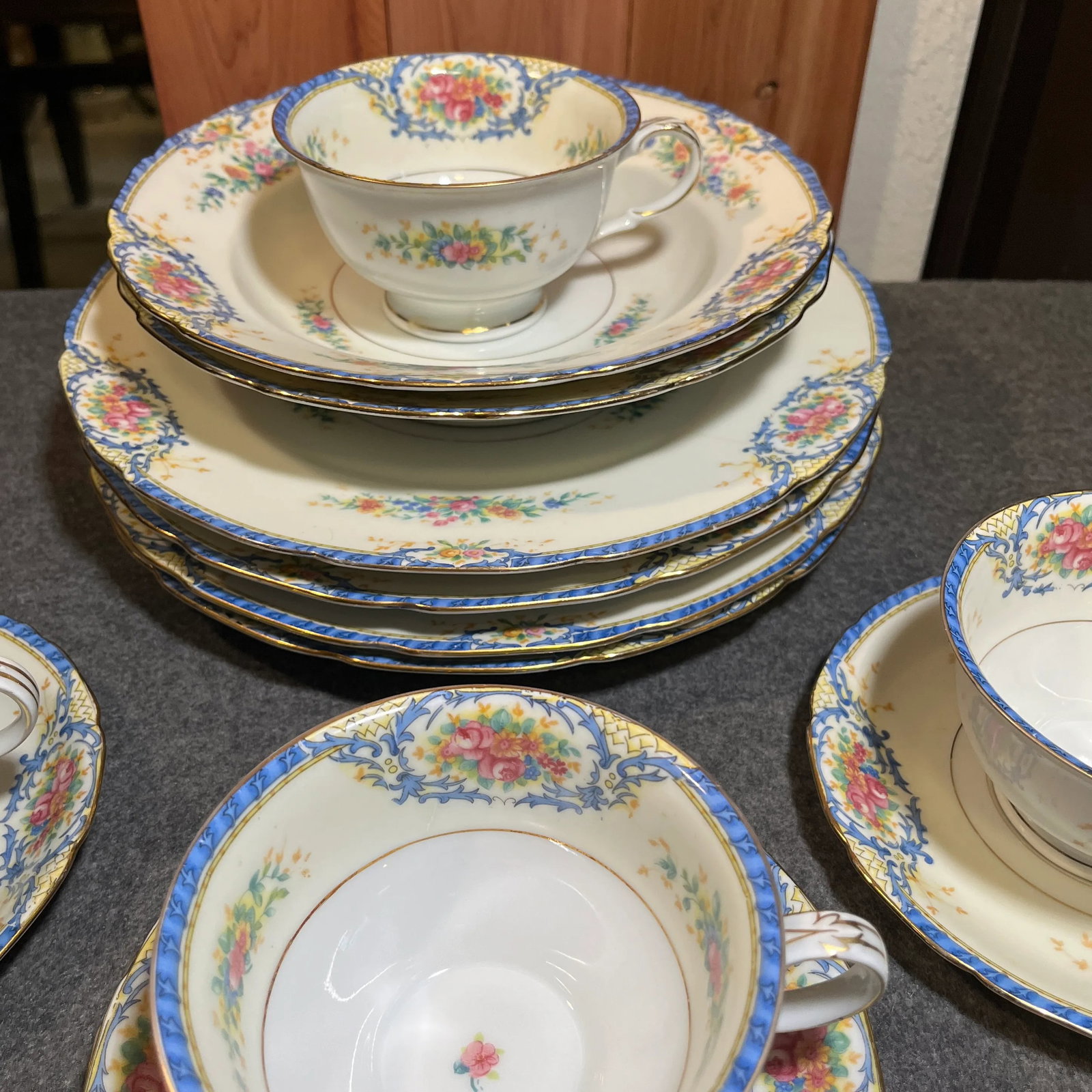 14 Piece-Early 20th Century Rhoda Rhoda Blue by Black Knight Dinnerware Set, Germany - 4