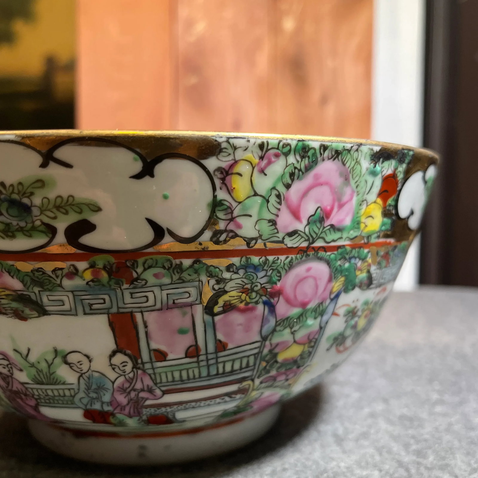 Mid 20th Century Hand-Painted Chinese Rose Medallion Bowl - 8