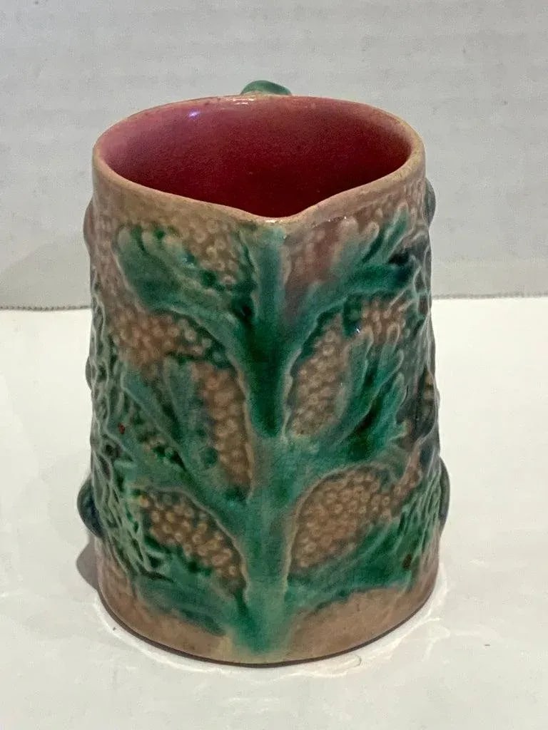 Late 19th Century Collection of Six Etruscan Majolica Shell and Seaweed Pitchers - 8